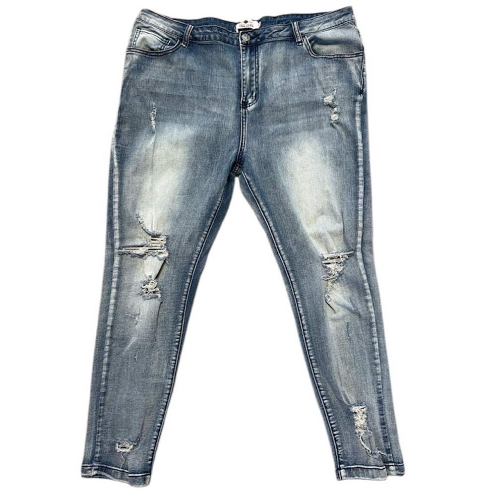 Crazy Train Women’s Distressed Light Wash Denim Jeans Size 15/32